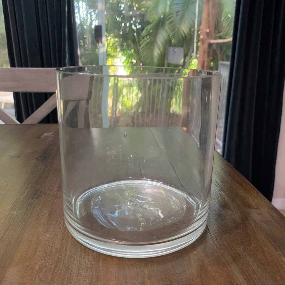 Large round short clear glass floral vase